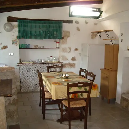 Casa Ciclamino مارودجو